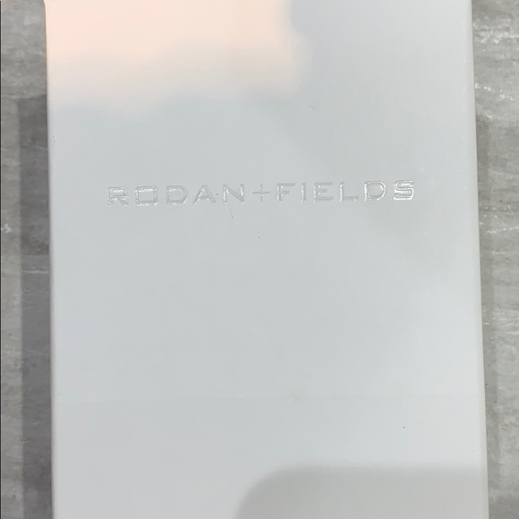 Rodan and Fields Pore Cleaning System MD - Picture 2 of 5